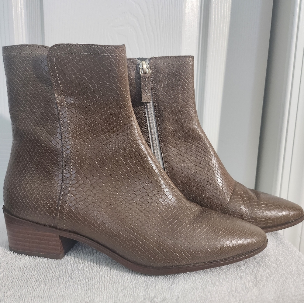 ROCKPORT ankle boots size 8